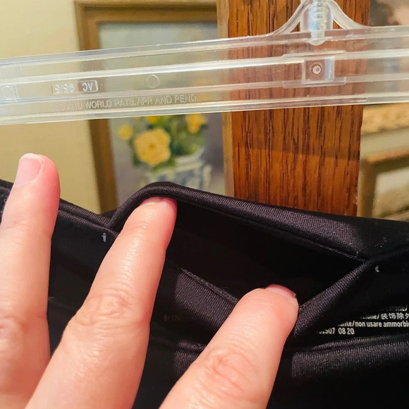 Victoria’s Secret Incredible Essential high rise leggings mesh calves SZ 8 black - Picture 9 of 9